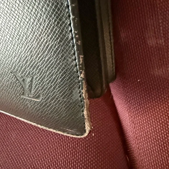 Louis Vuitton Black Saffiano Leather Briefcase with Silver Hardware - Picture 9 of 15